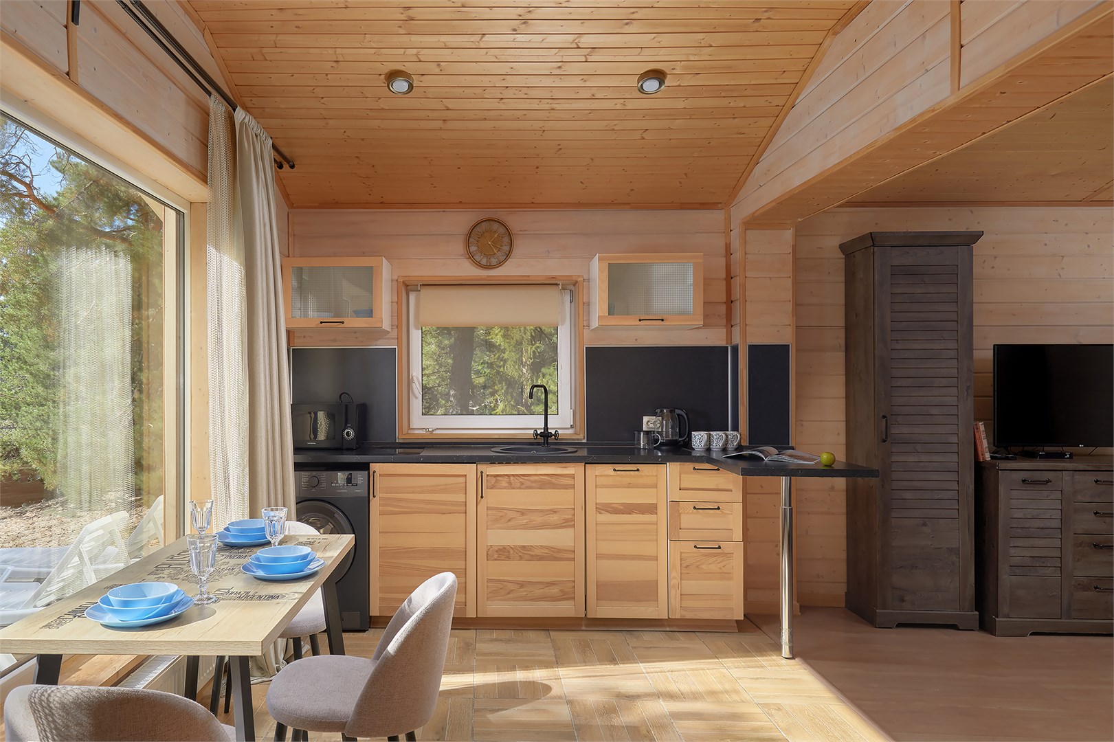 Коттедж "Вельбот" на 2 человек в Окунёвая