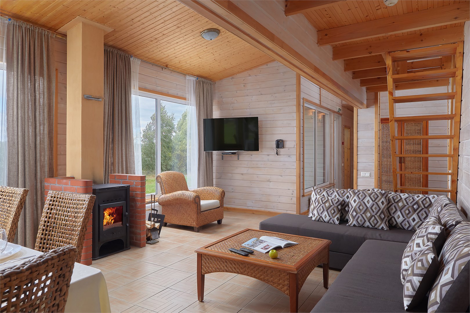 Коттедж "Адмирал" на 6 человек в Окунёвая