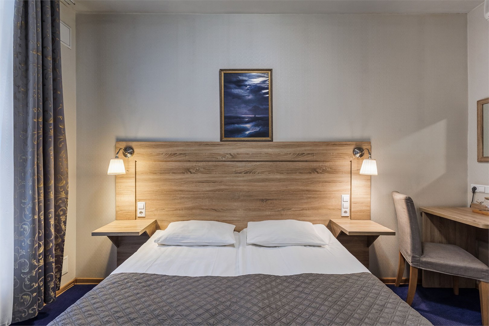 Стандартная комната с широкой кроватью в Невский Астер