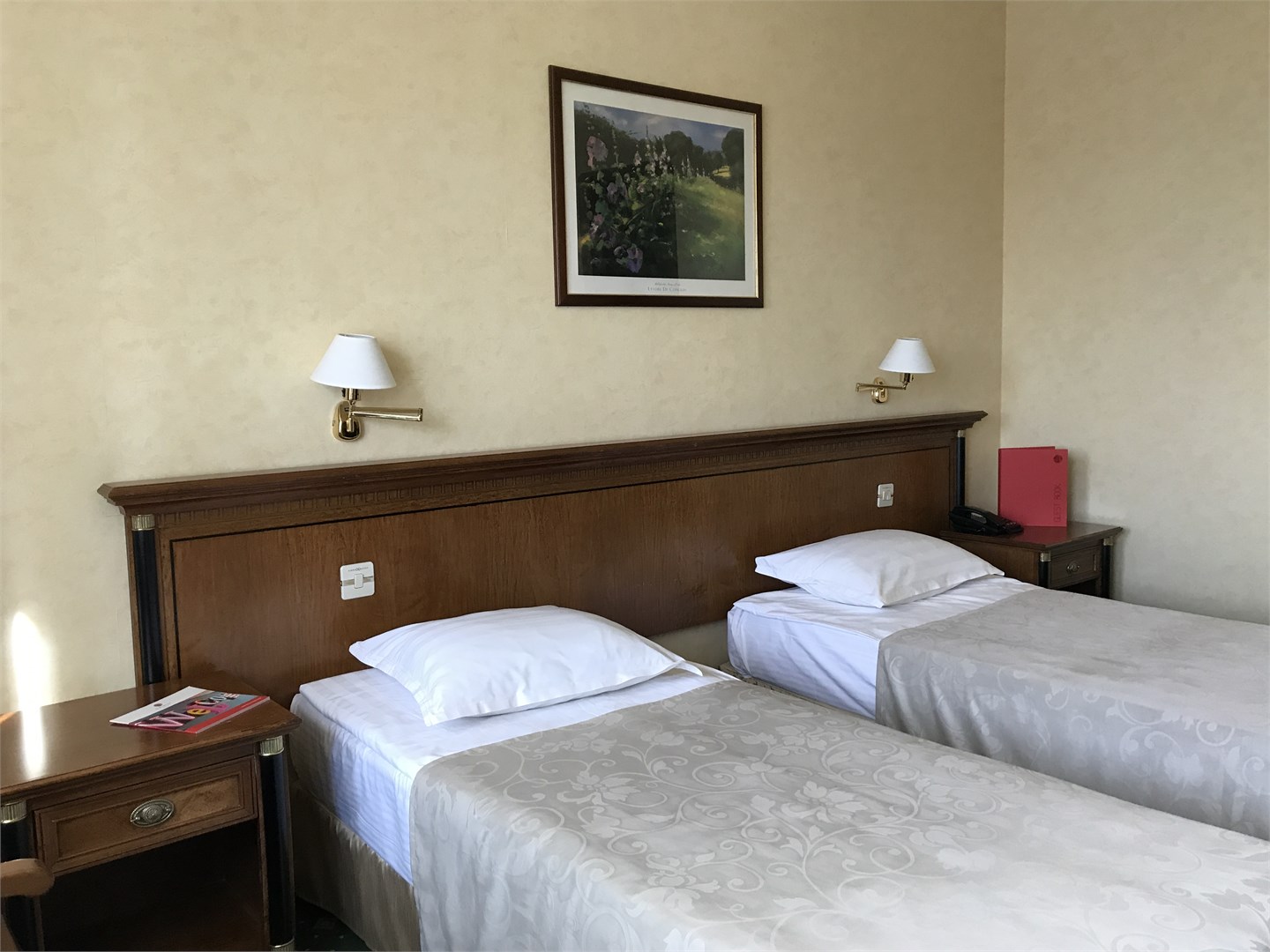 Стандартный номер с двумя раздельными кроватями в Azimut