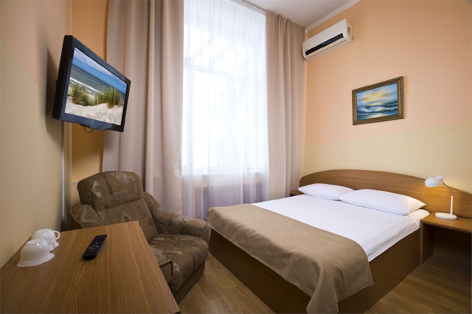 Стандарт двухместный  с двуспальной кроватью в Золотая бухта