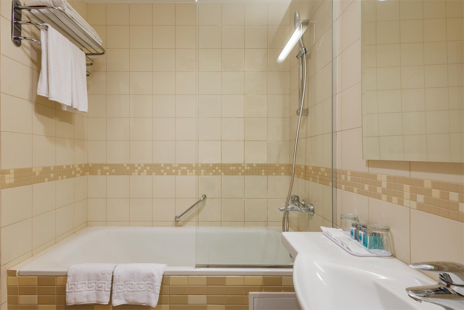 Номер Стандарт с двумя односпальными кроватями в Гранд отель Казань