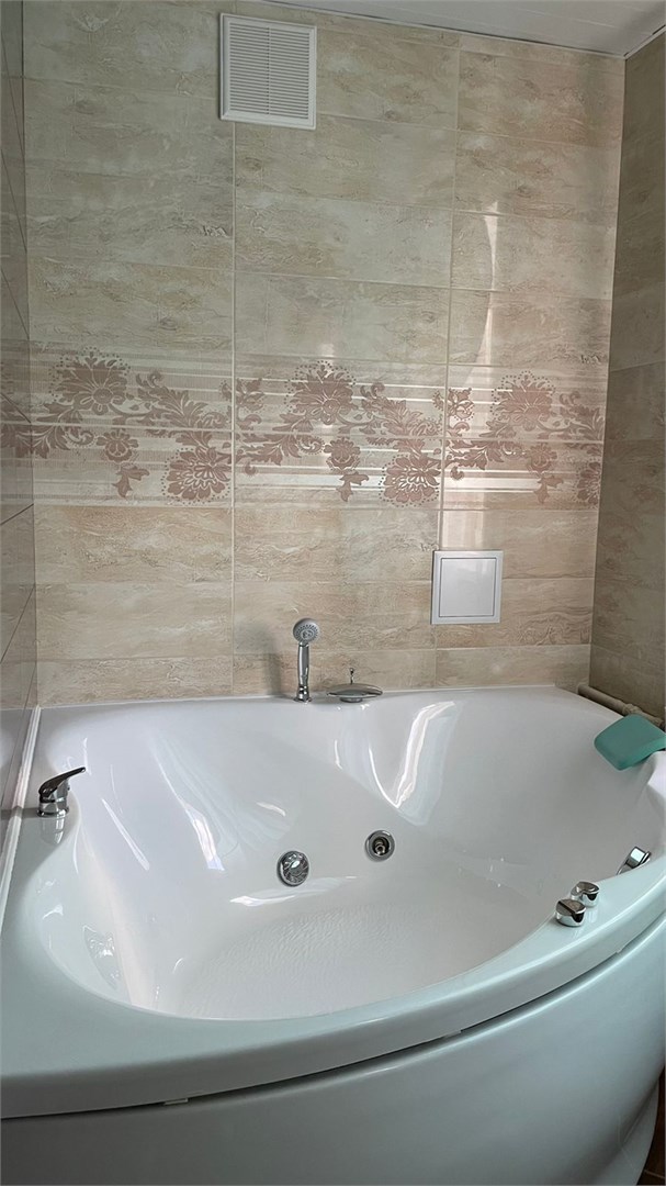 Де Люкс с джакузи в Славяночка