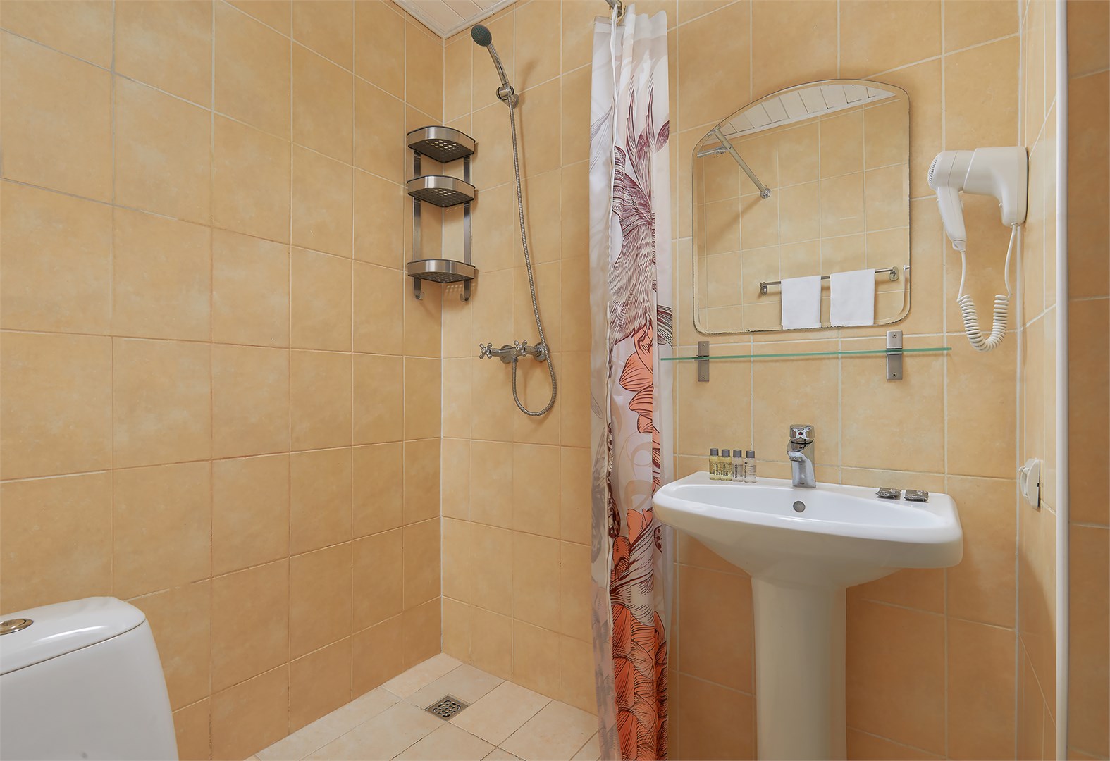 Стандартный номер в гостинице "Морячок" в Окунёвая