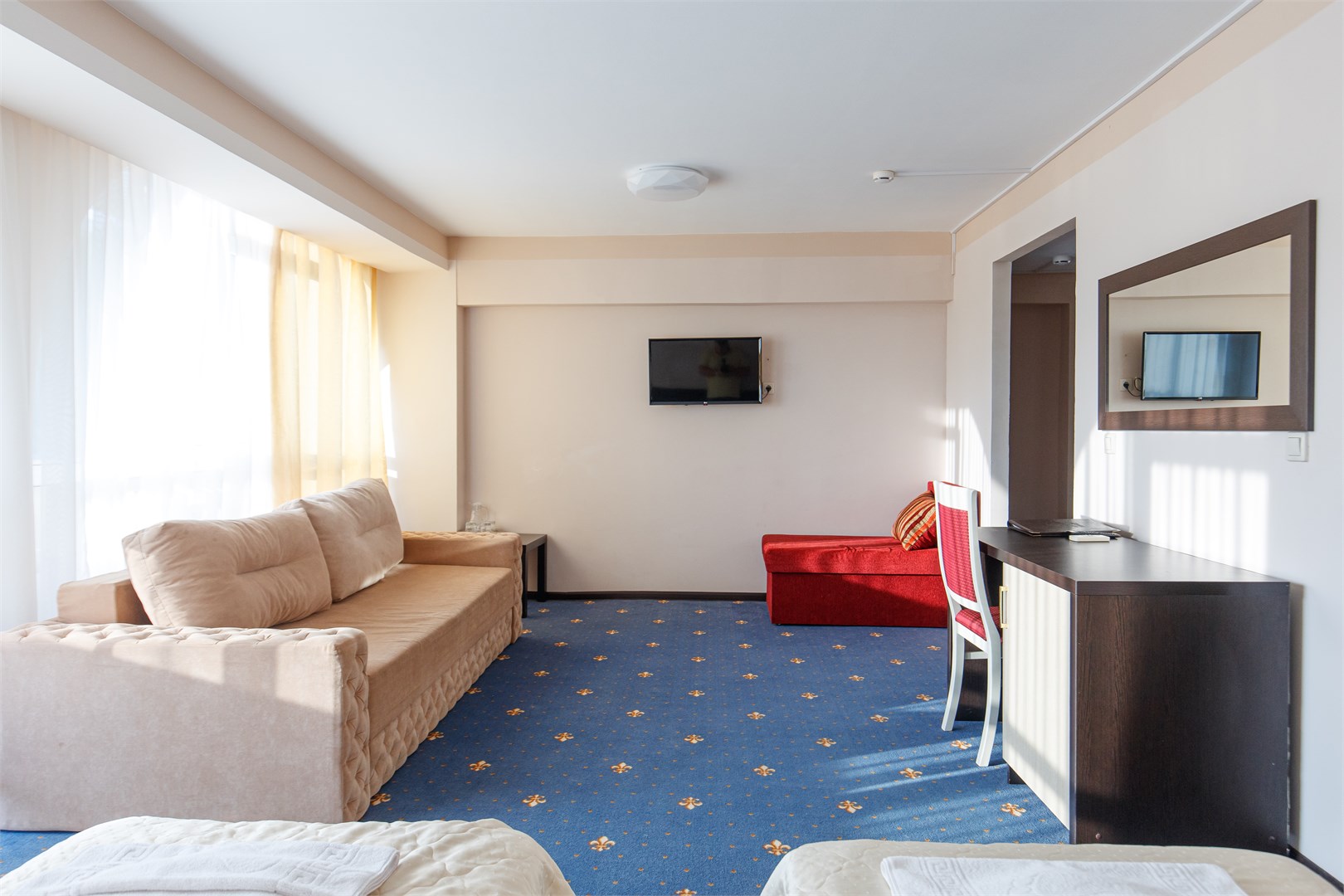 Люкс с балконом в Илона