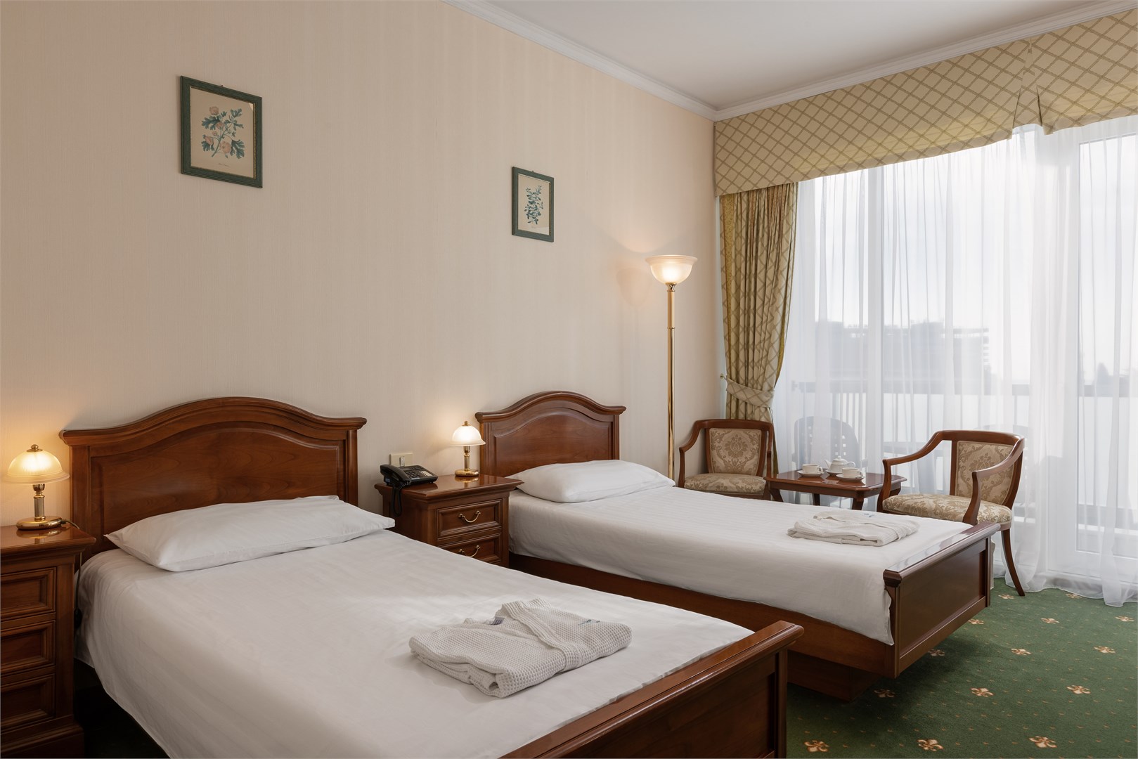 Стандарт с балконом с раздельными кроватями в РЖДЗ Санаторий Черноморье