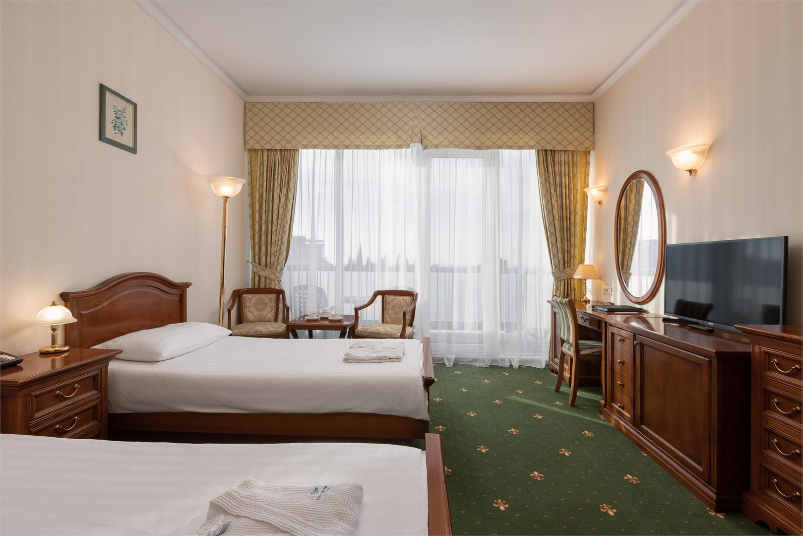 Стандарт с балконом с раздельными кроватями в РЖДЗ Санаторий Черноморье