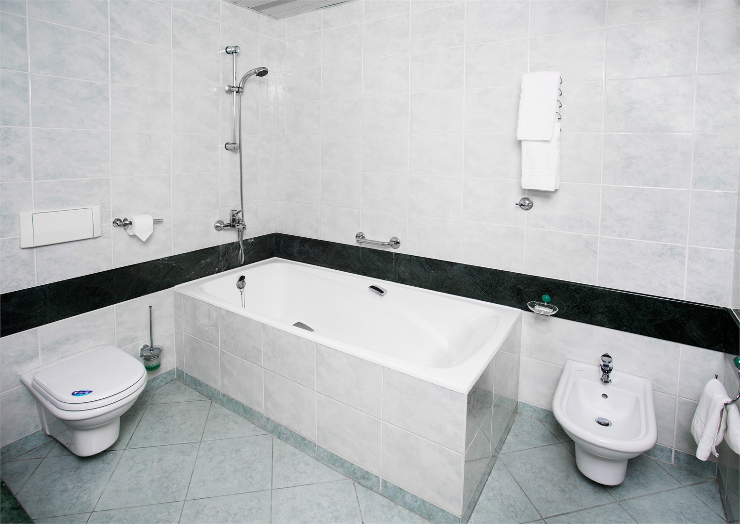 Люкс 2-комнатный с балконом в РЖДЗ Санаторий Черноморье