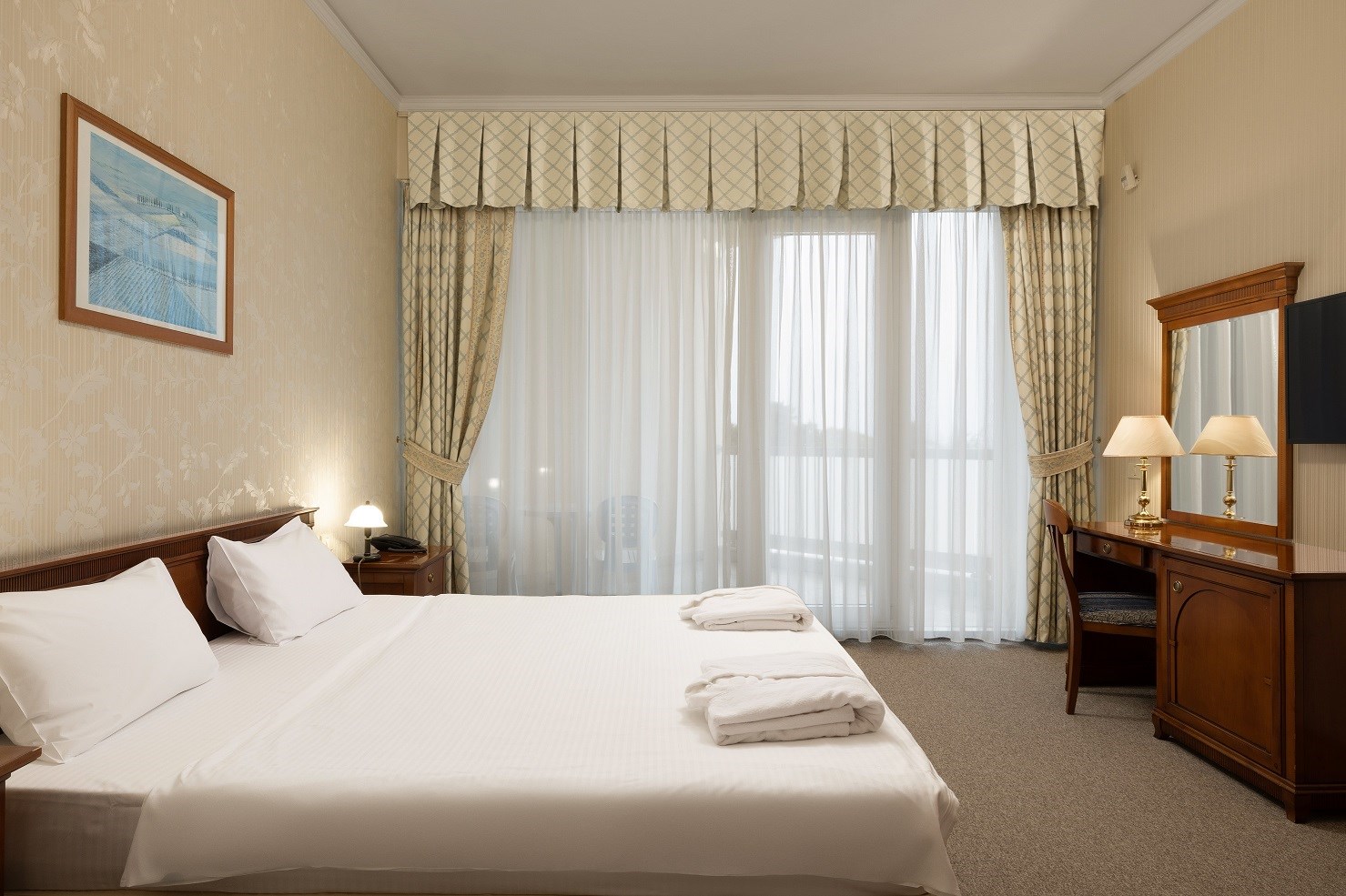 Люкс 2-комнатный с балконом в РЖДЗ Санаторий Черноморье