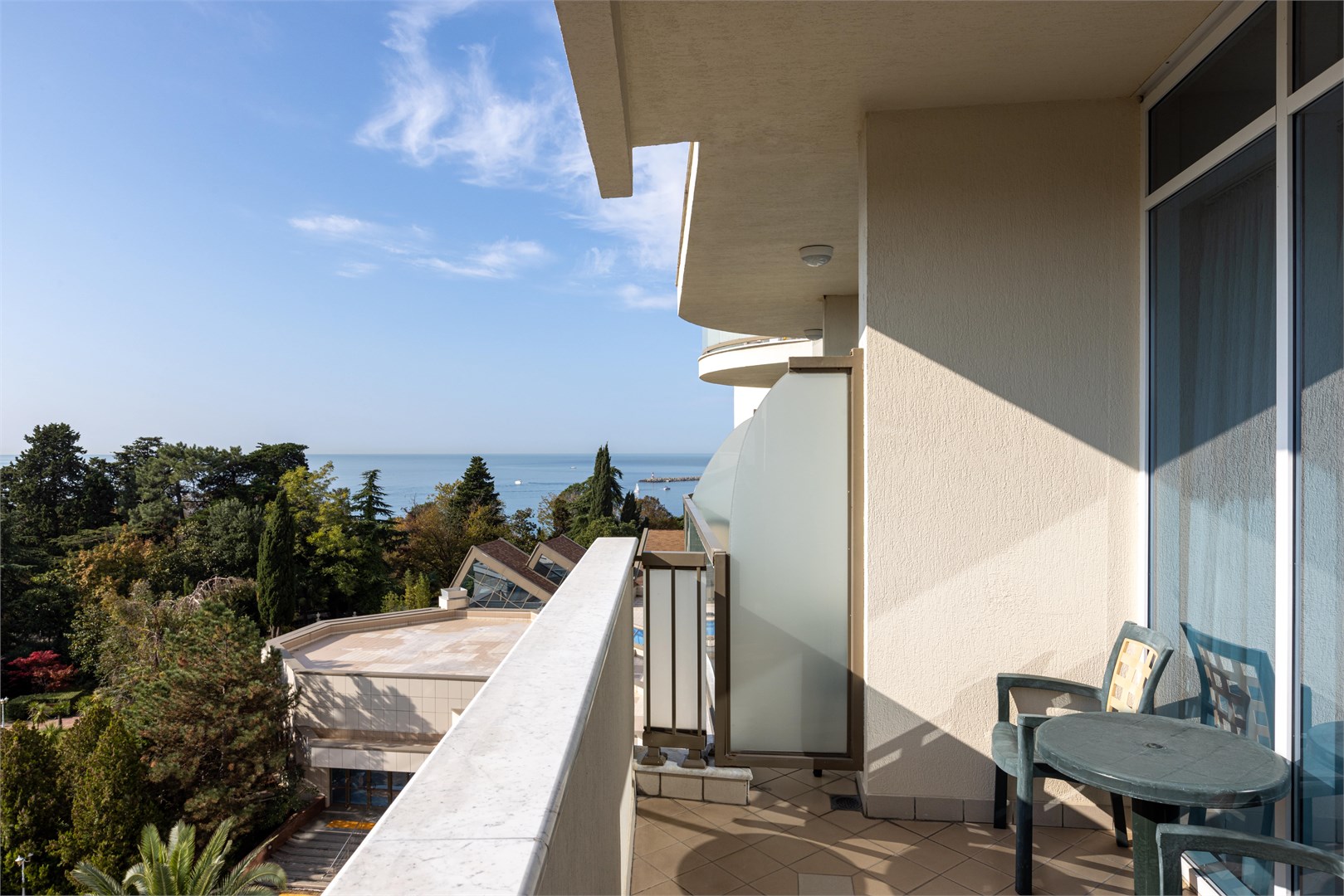 Люкс 3-комнатный с балконом в РЖДЗ Санаторий Черноморье