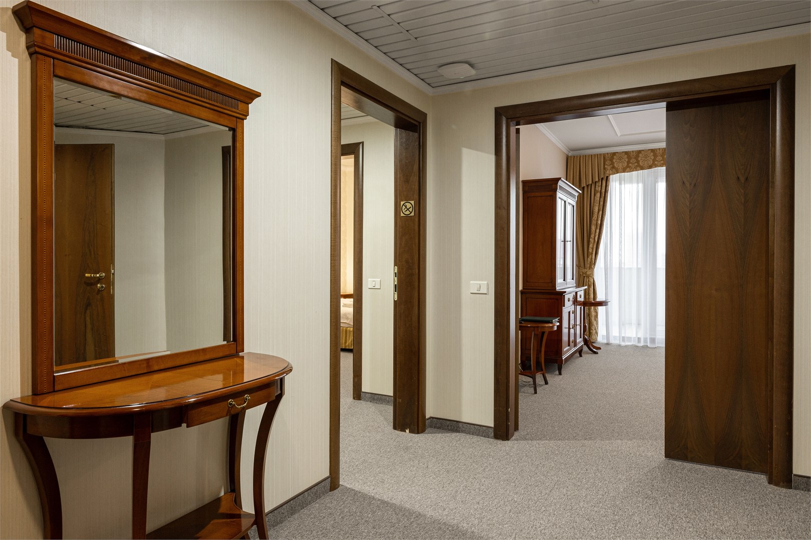 Люкс 3-комнатный с балконом в РЖДЗ Санаторий Черноморье