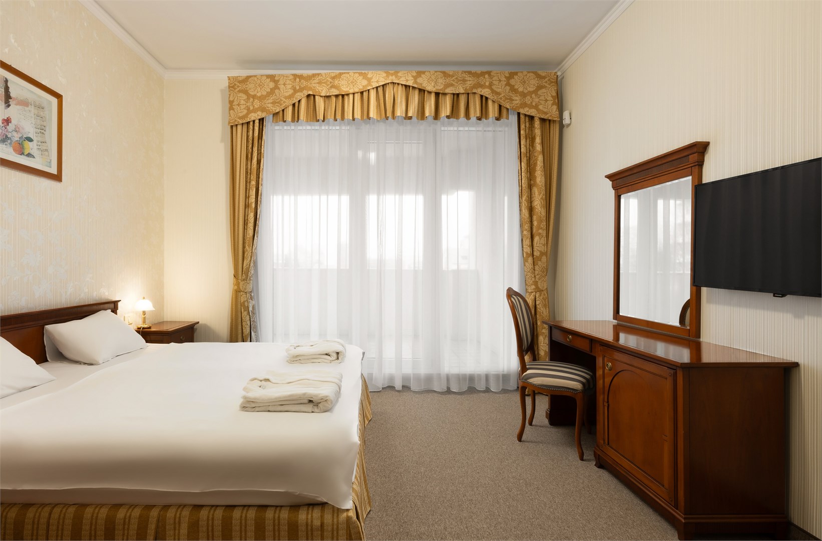 Люкс 3-комнатный с балконом в РЖДЗ Санаторий Черноморье