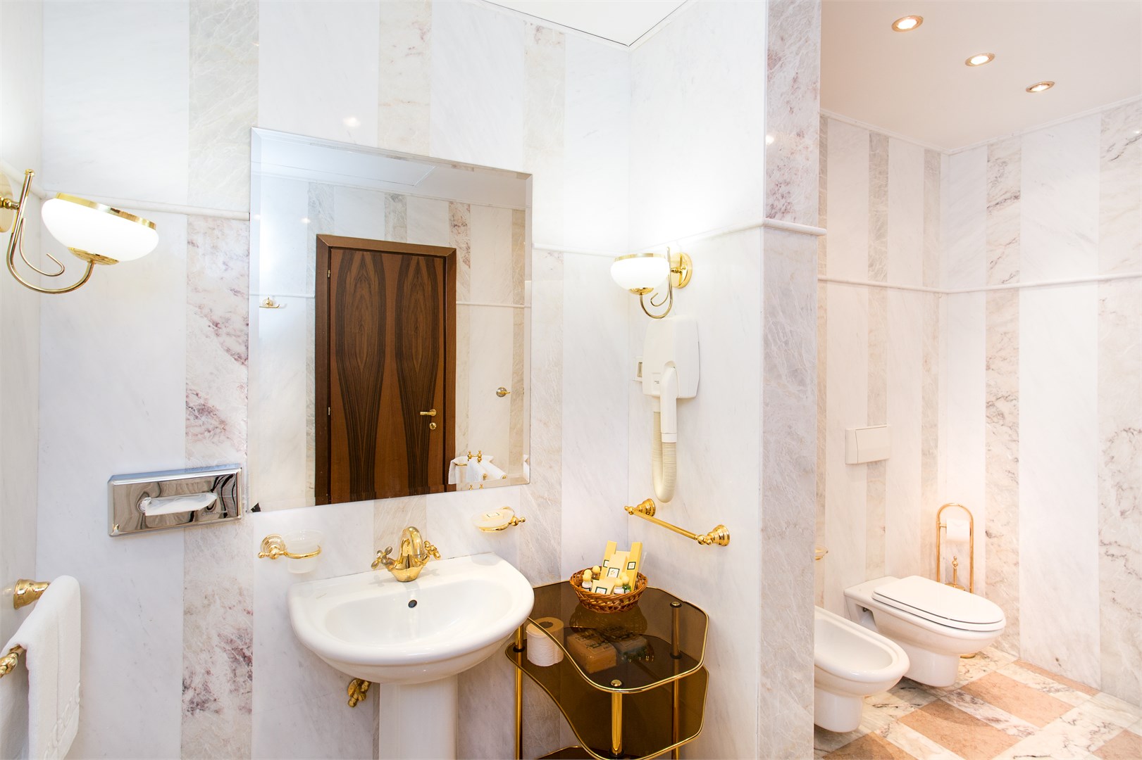 Апартаменты 2-комнатные (№705) в РЖДЗ Санаторий Черноморье