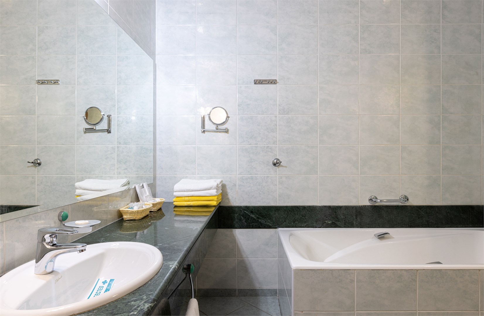 Апартаменты 3-комнатные (№708) в РЖДЗ Санаторий Черноморье