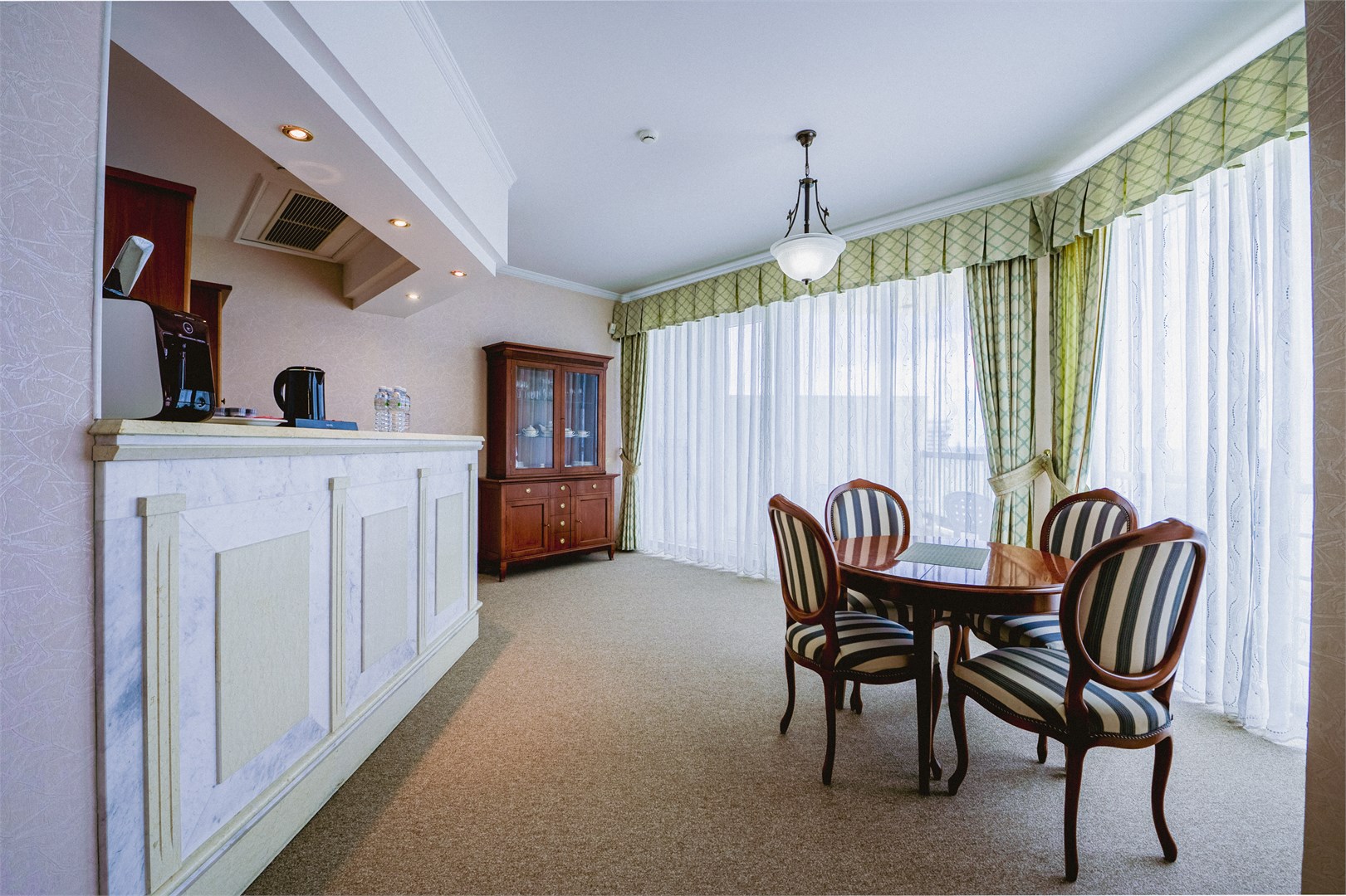 Апартаменты 3-комнатные (№708) в РЖДЗ Санаторий Черноморье