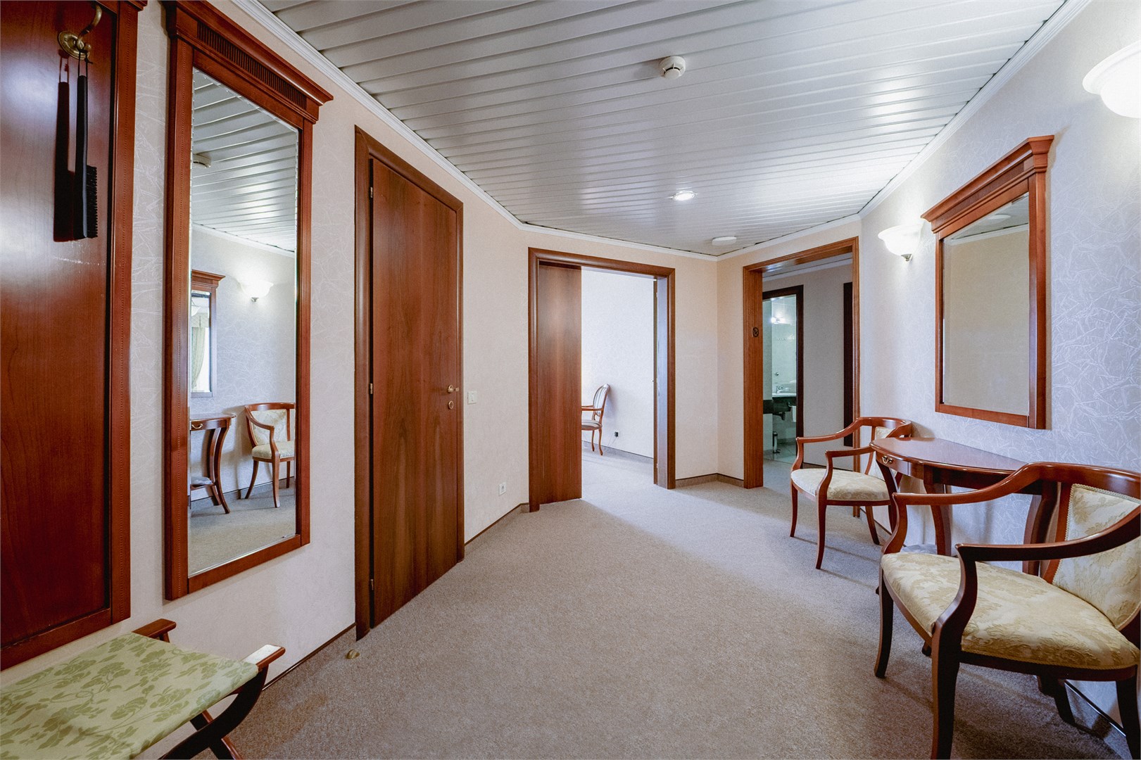 Апартаменты 3-комнатные (№708) в РЖДЗ Санаторий Черноморье