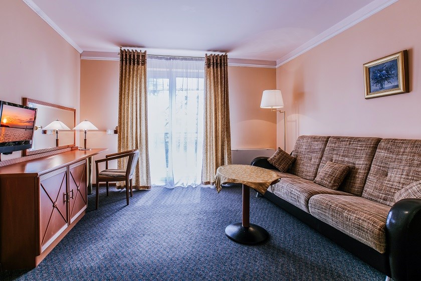 Полулюкс DBL семейный 2-комнатный (1 и 2 корпус) в Azimut Здоровье Зеленый Гай