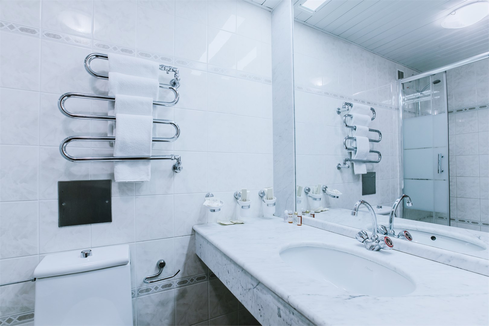 Полулюкс DBL семейный 2-комнатный (1 и 2 корпус) в Azimut Здоровье Зеленый Гай