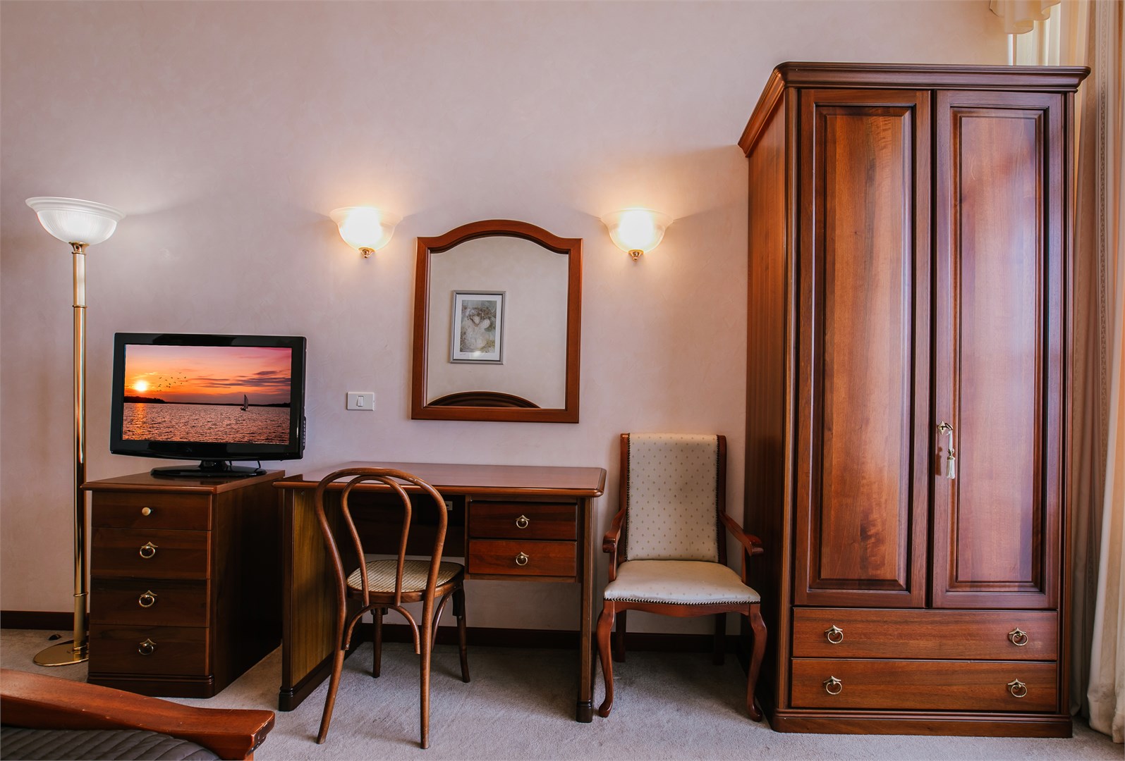 Апартаменты семейные 3-комнатные (3 корпус) в Azimut Здоровье Зеленый Гай