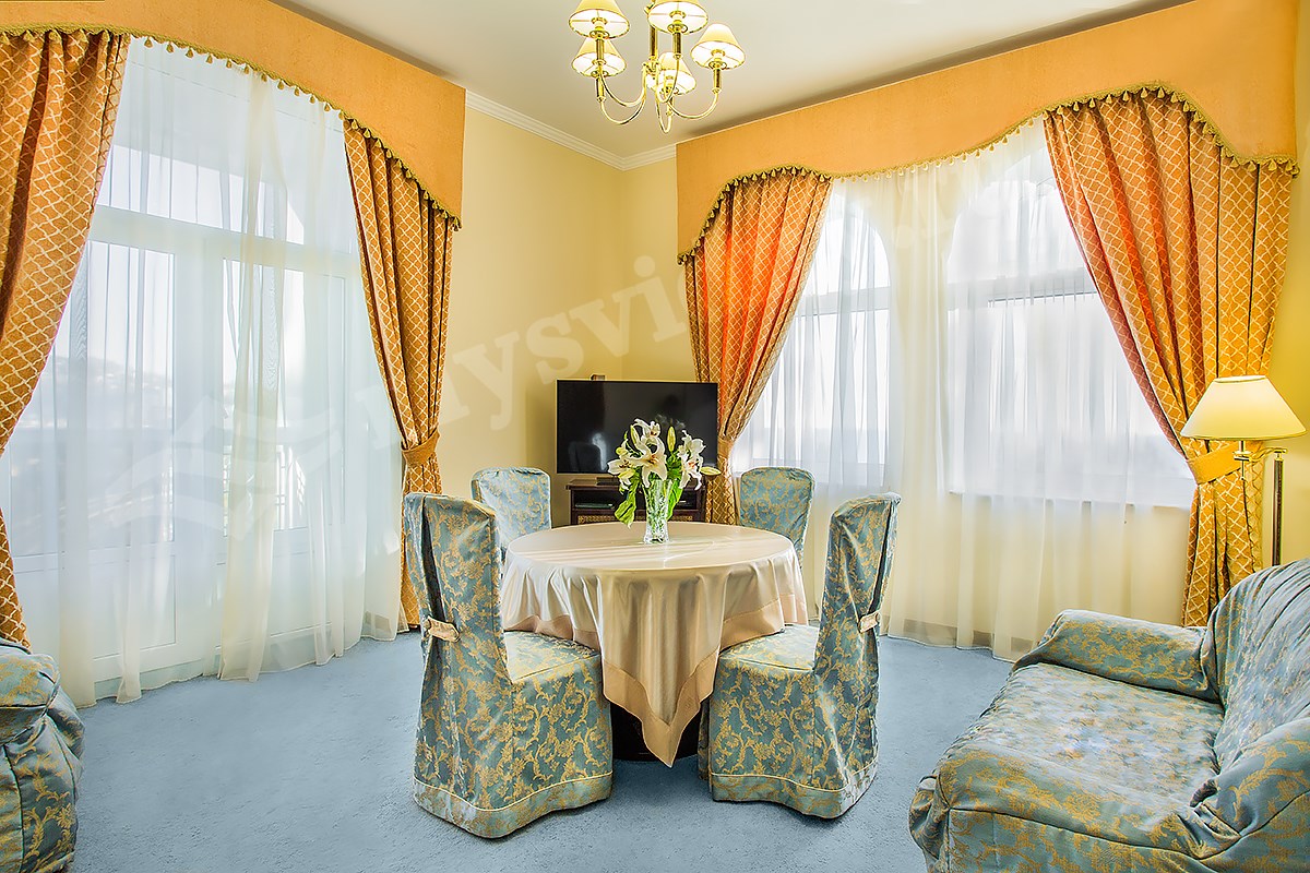 Апартамент семейный 3-комнатный с кухней (Салют) в AZIMUT Здоровье Мыс Видный