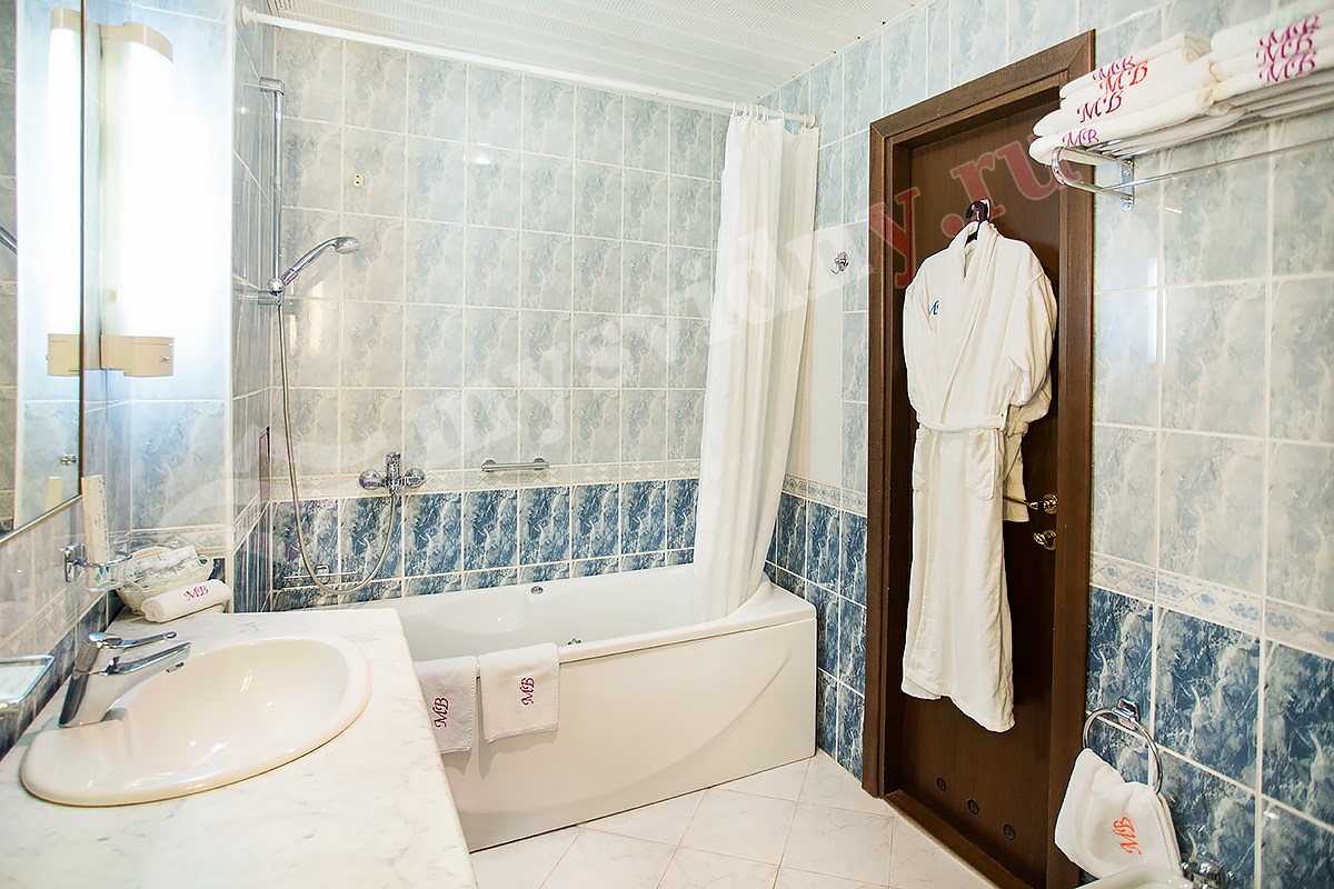 Апартамент семейный 3-комнатный с кухней (Салют) в AZIMUT Здоровье Мыс Видный