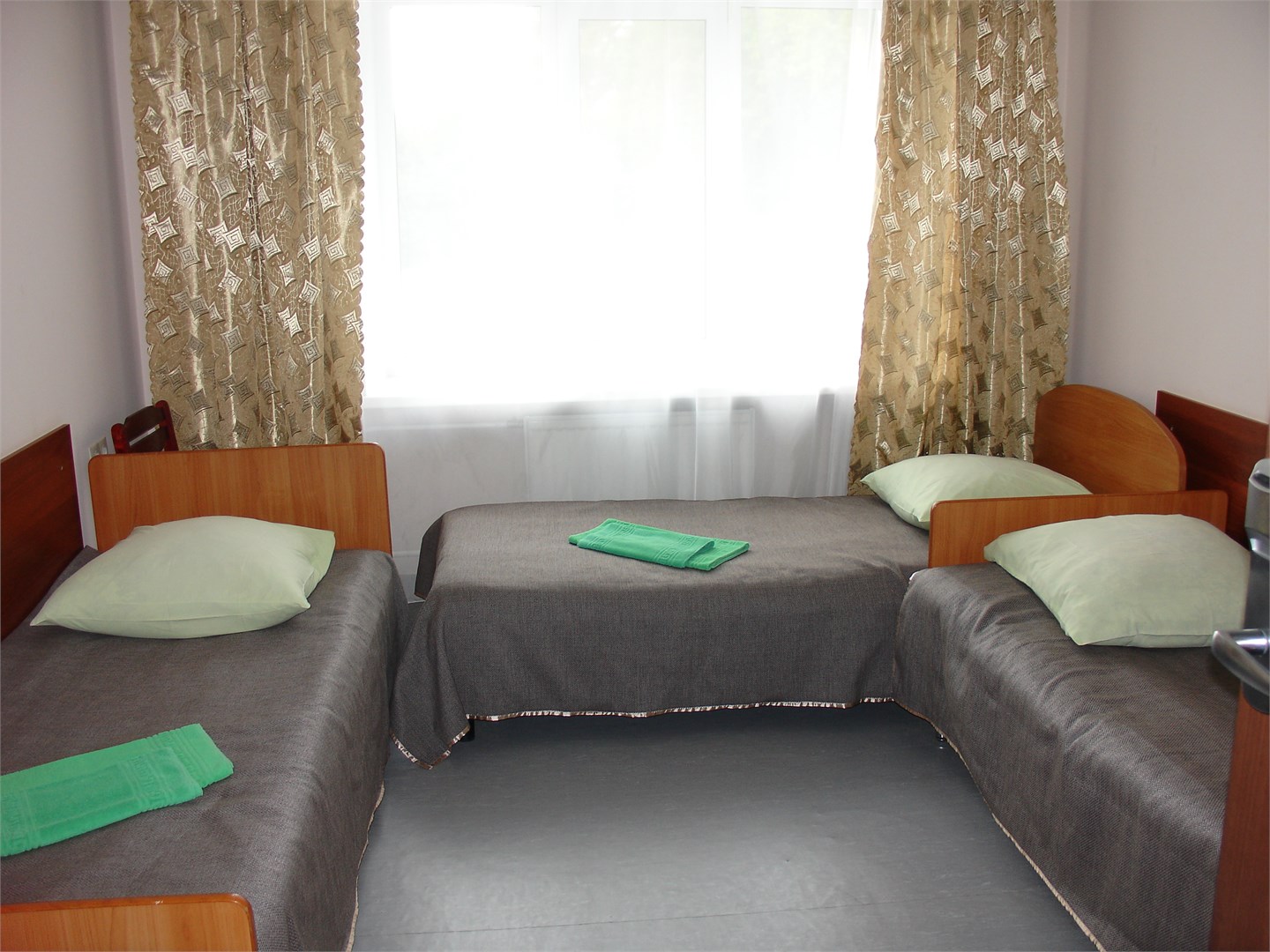 Номер без удобств трехместный в Березка
