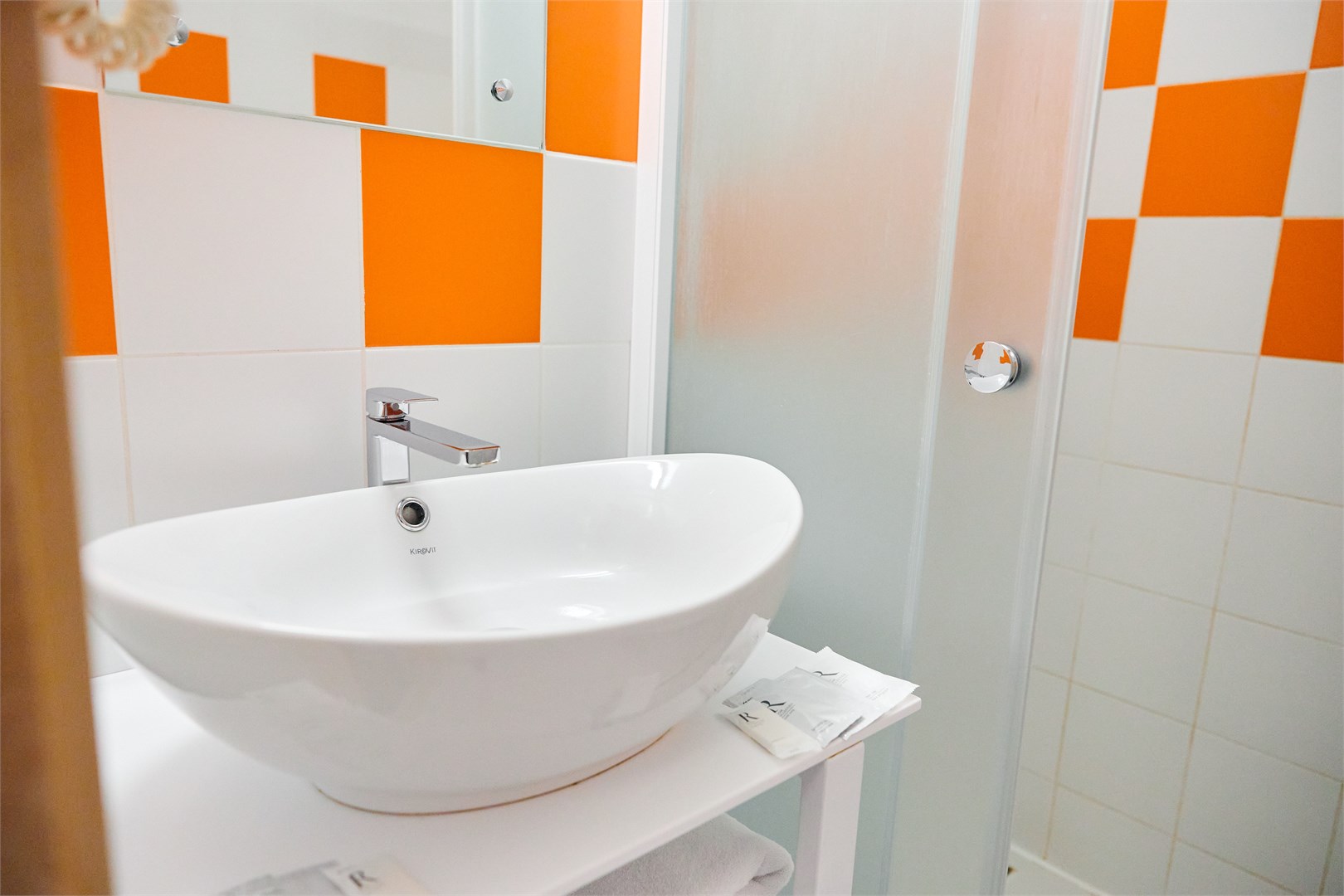 Номер с двумя односпальными кроватями в Восток