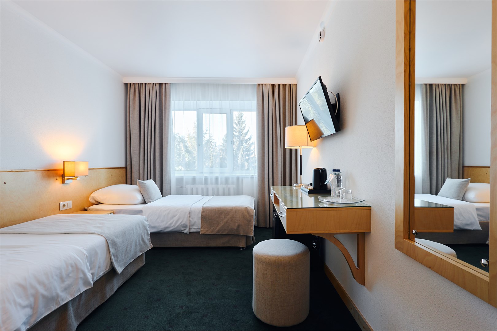 Номер с двумя односпальными кроватями в Восток