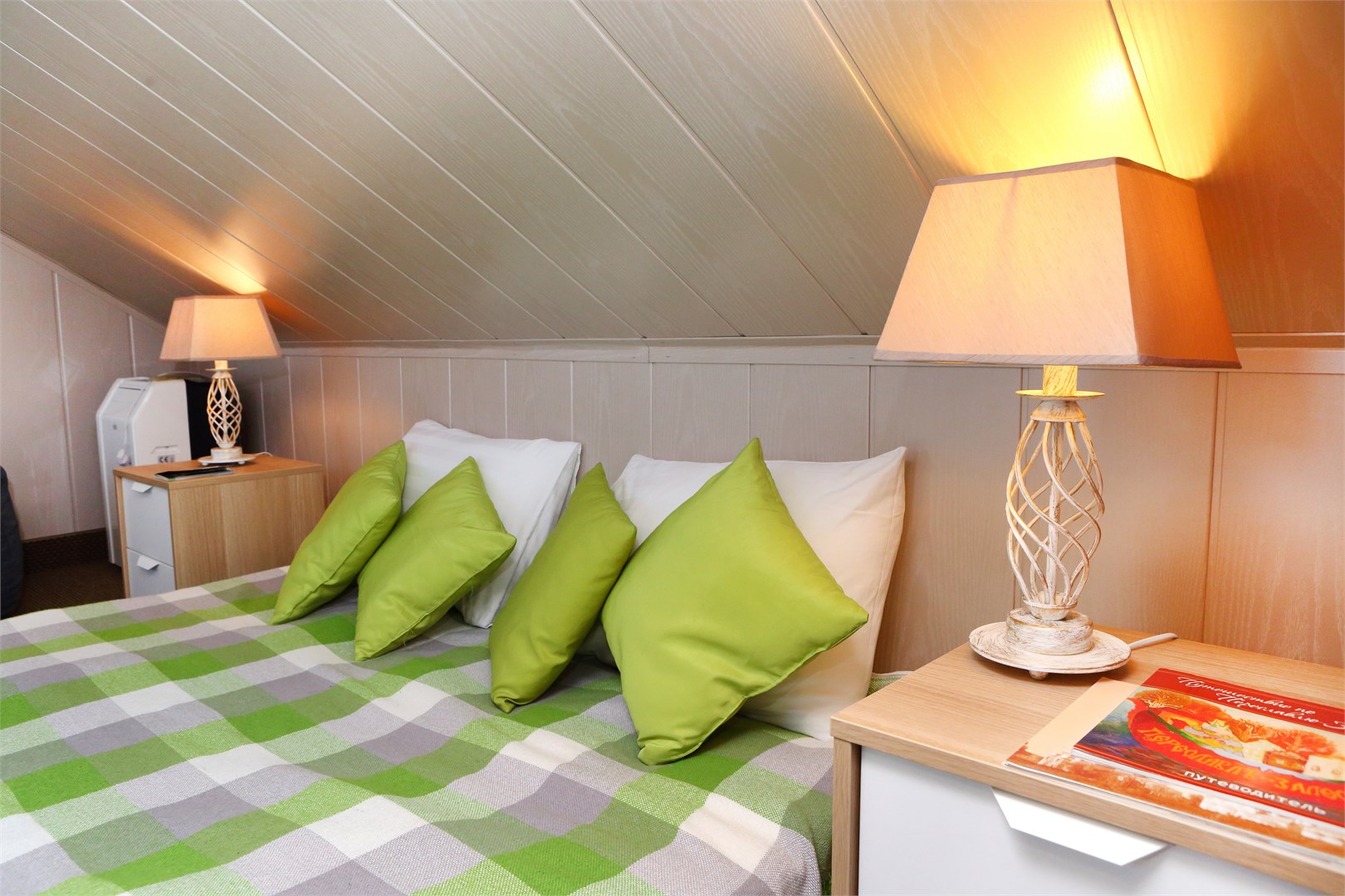 1 категория (Четырех-местный номер с отдельным входом, мансарда) в Николин парк