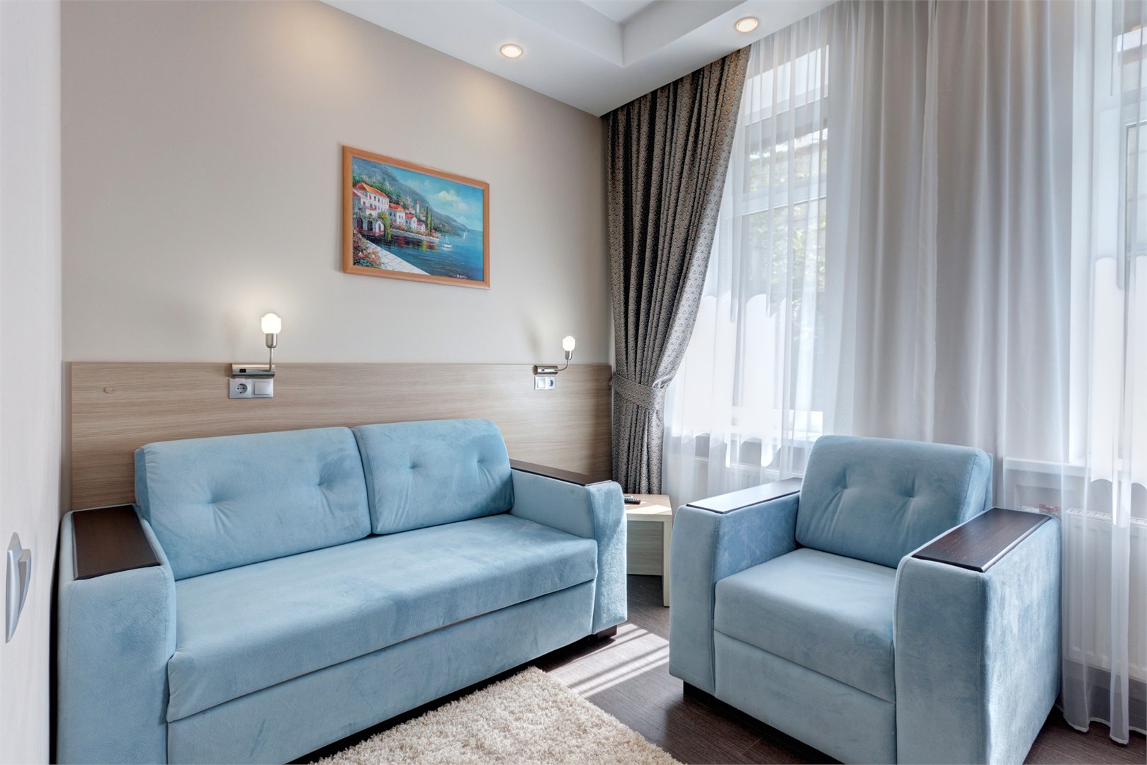 Deluxe в На Смирноvской 25