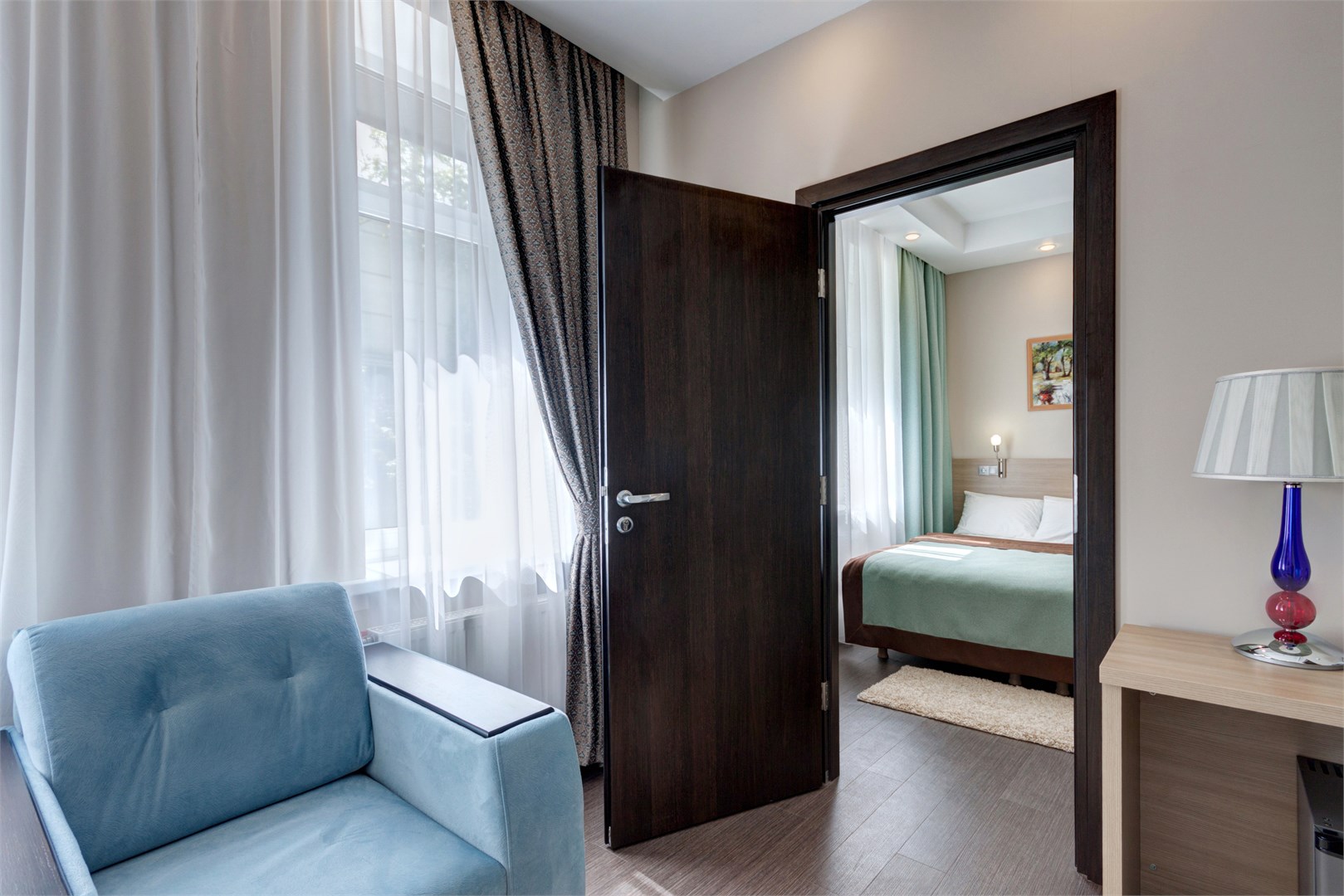 Deluxe в На Смирноvской 25