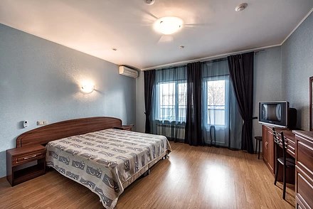 Коттедж четырехместный в Черномор