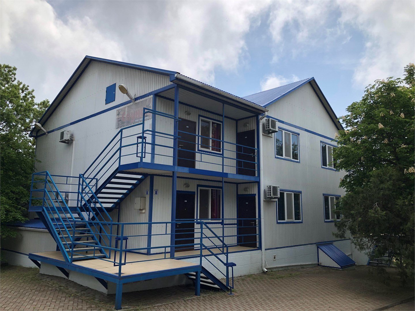 Коттедж четырехместный в Черномор