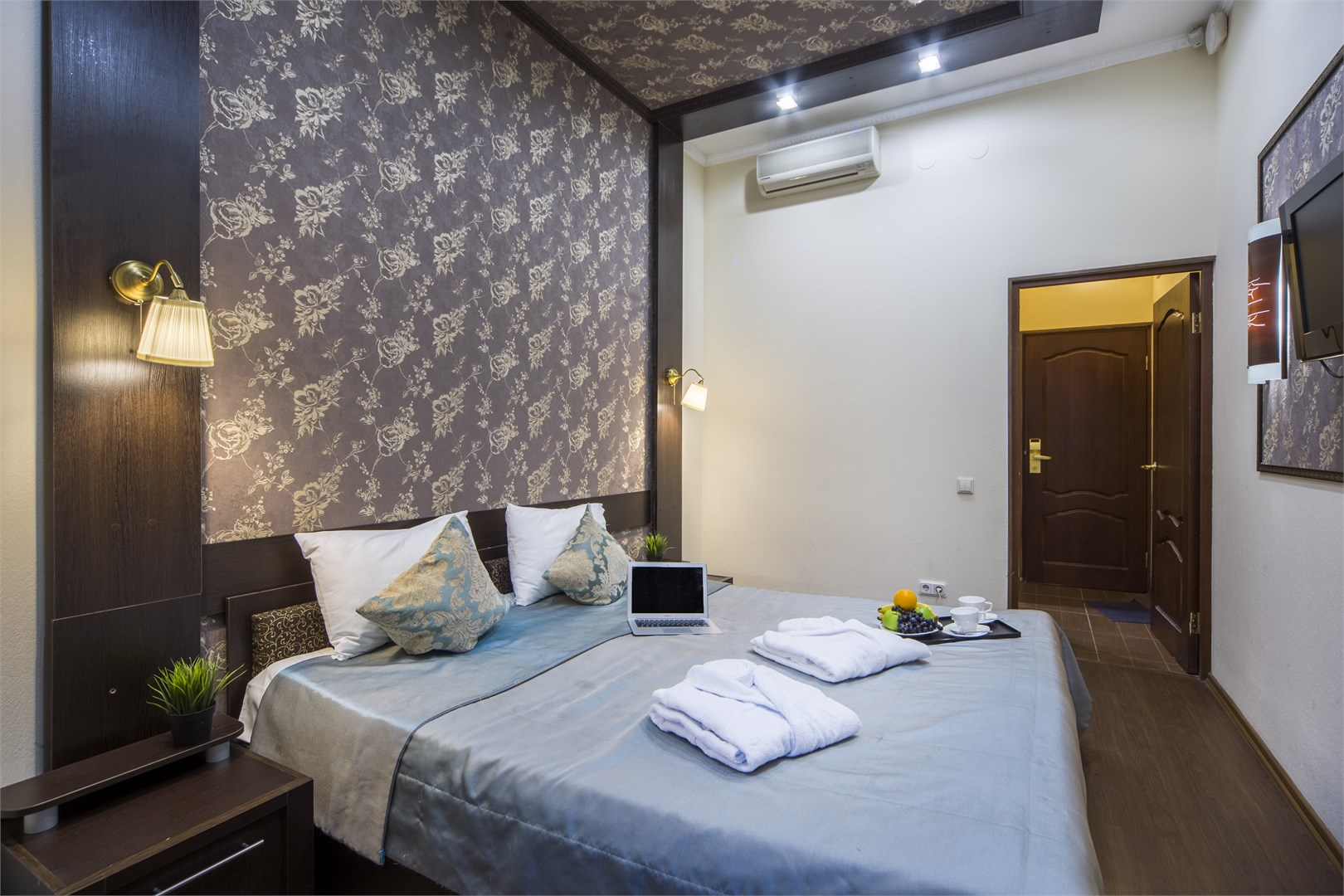 Категория "Стандарт с двуспальной кроватью" в Граф Толстой