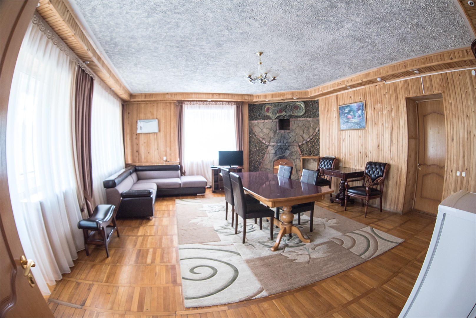 Люкс № 202 с камином в Энергетик