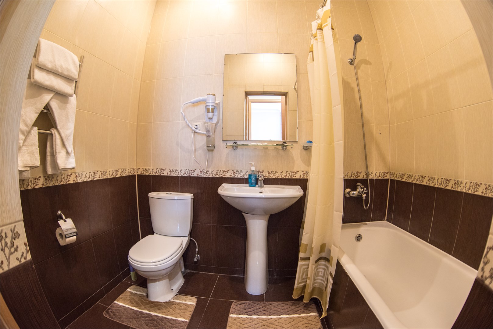 Полулюкс двухкомнатный  с балконом в Энергетик