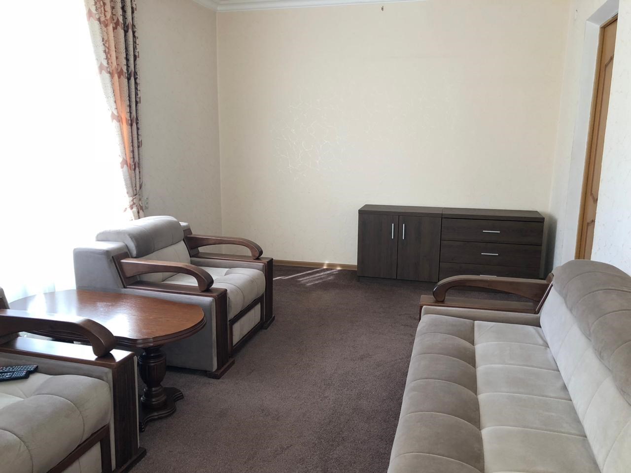 Полулюкс двухкомнатный  с балконом в Энергетик