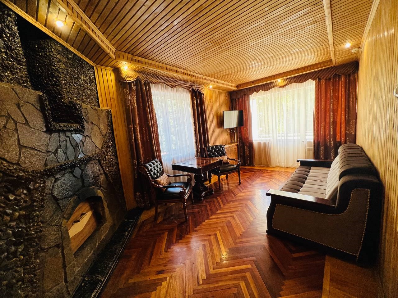 Апартаменты трехкомнатные  с мини сауной и камином в Энергетик