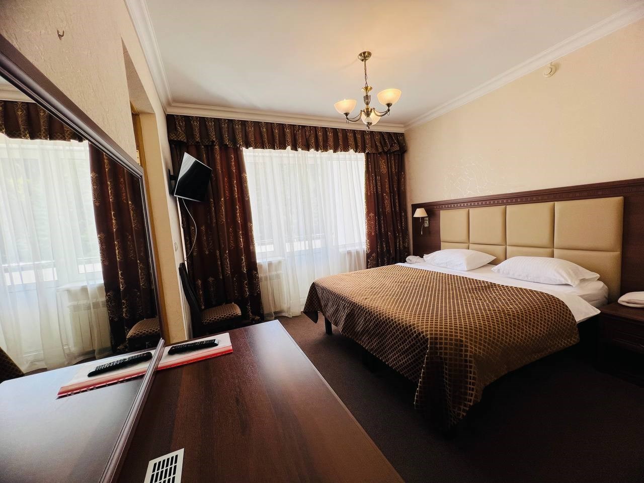 Апартаменты трехкомнатные  с мини сауной и камином в Энергетик