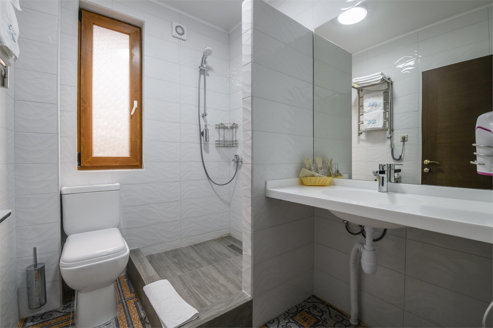 Стандарт с балконом с видом на горы в Юна Аqua Life