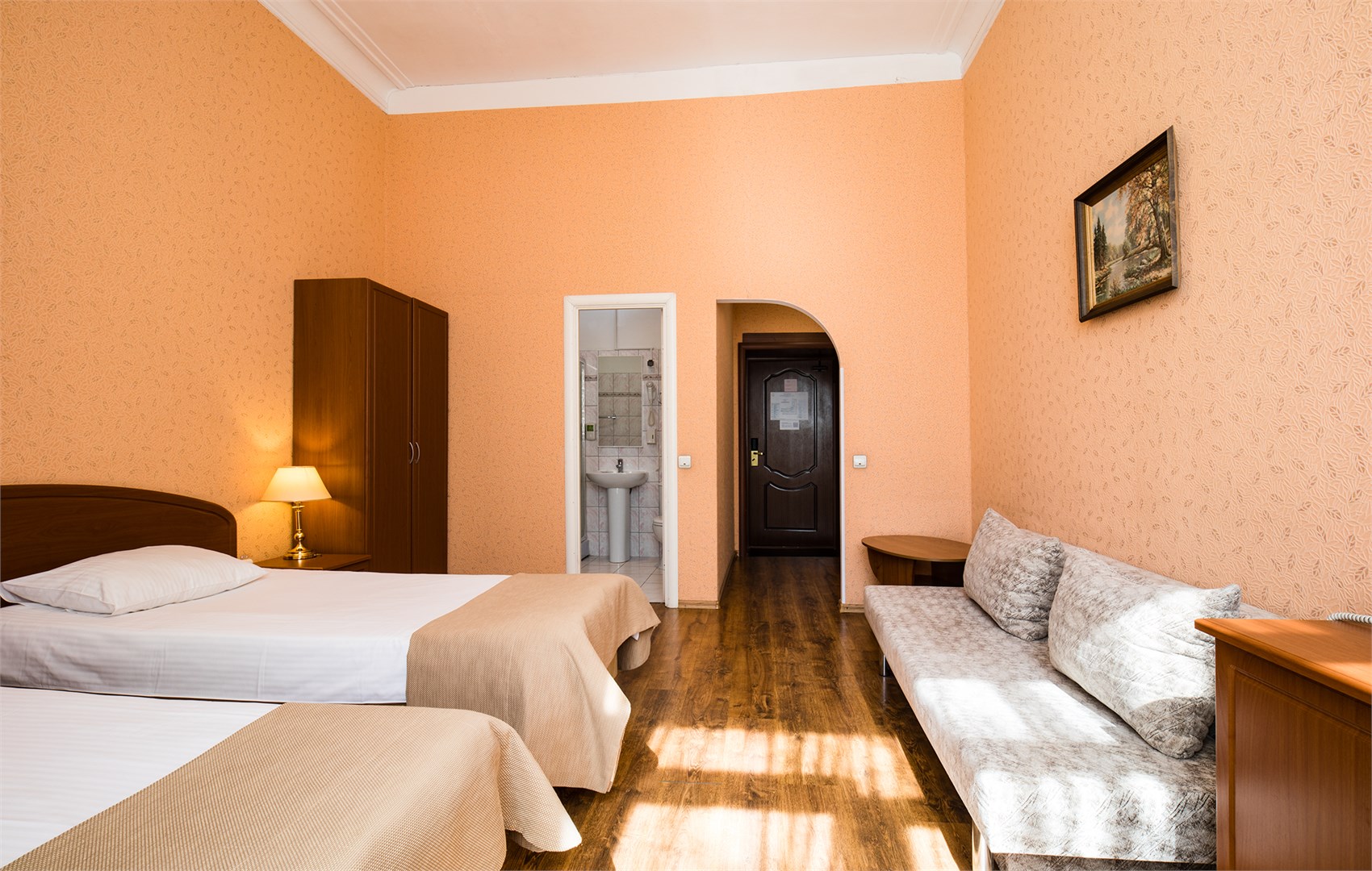 Стандарт двухместный с двумя раздельными  кроватями и дополнительным местом в Золотая бухта