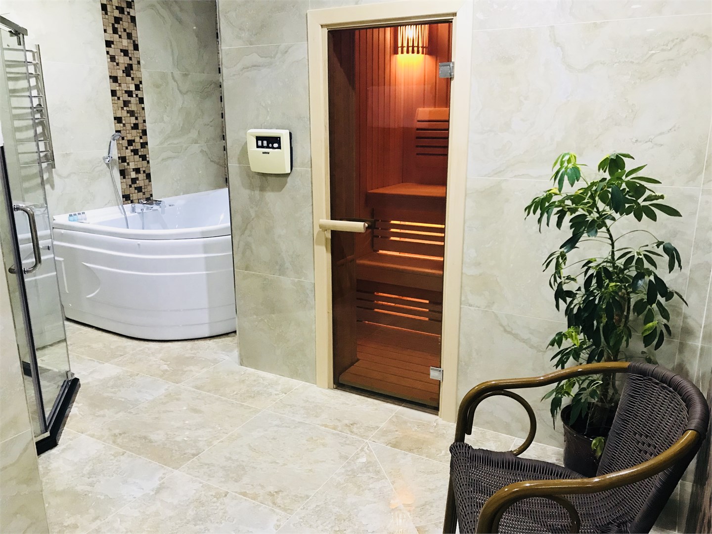 Президентский в Royal hotel Riz