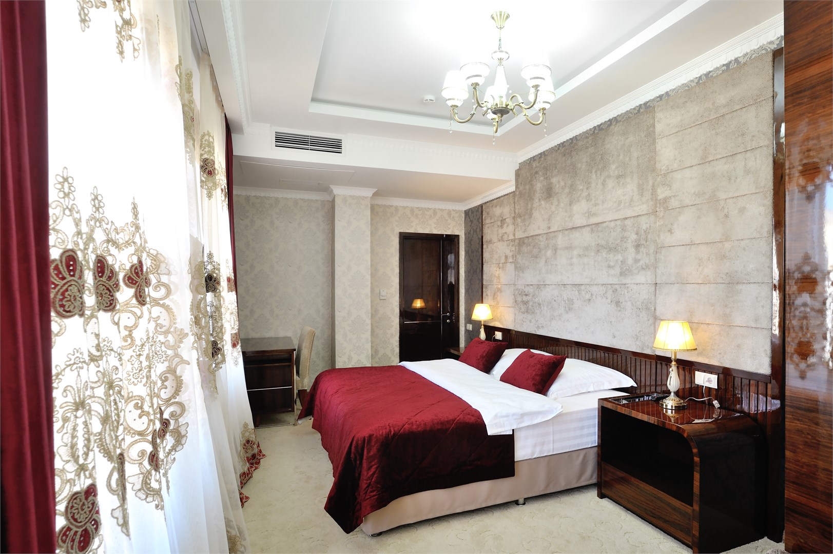 Президентский в Royal hotel Riz