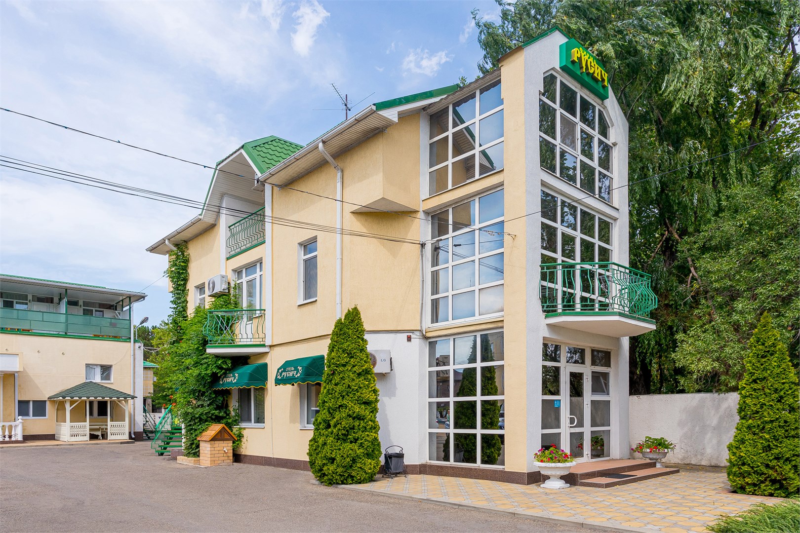 2-х комнатный номер + кухня  (корпус Г) в Русич