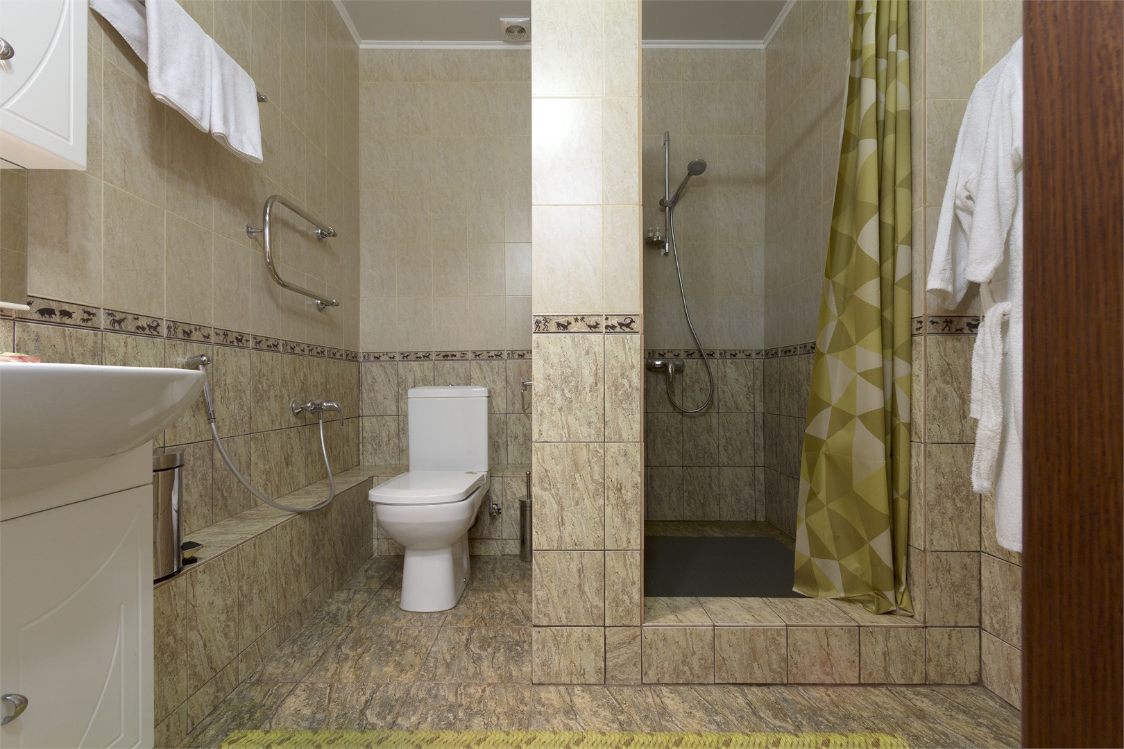 Супериор c 1 большой кроватью в Azimut Парк Отель Волга Астрахань