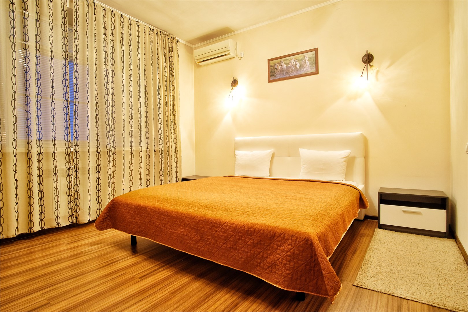 Стандарт с 1 большой кроватью в Azimut Парк Отель Волга Астрахань