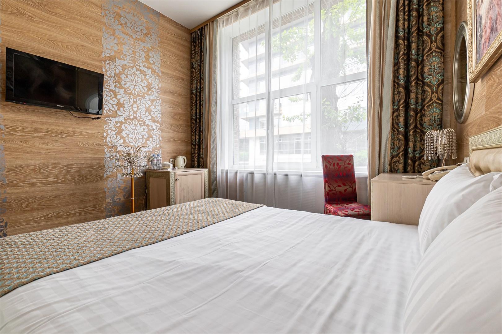 Стандарт с  двуспальной кроватью в Azimut Отель Дербеневская Москва