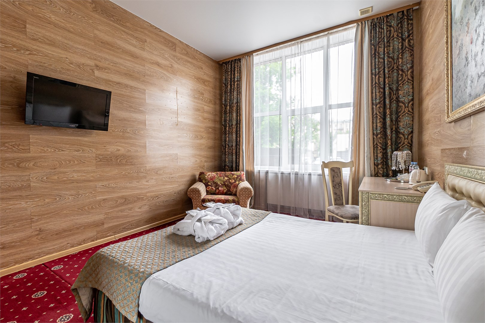 Супериор с одной большой кроватью в Azimut Отель Дербеневская Москва