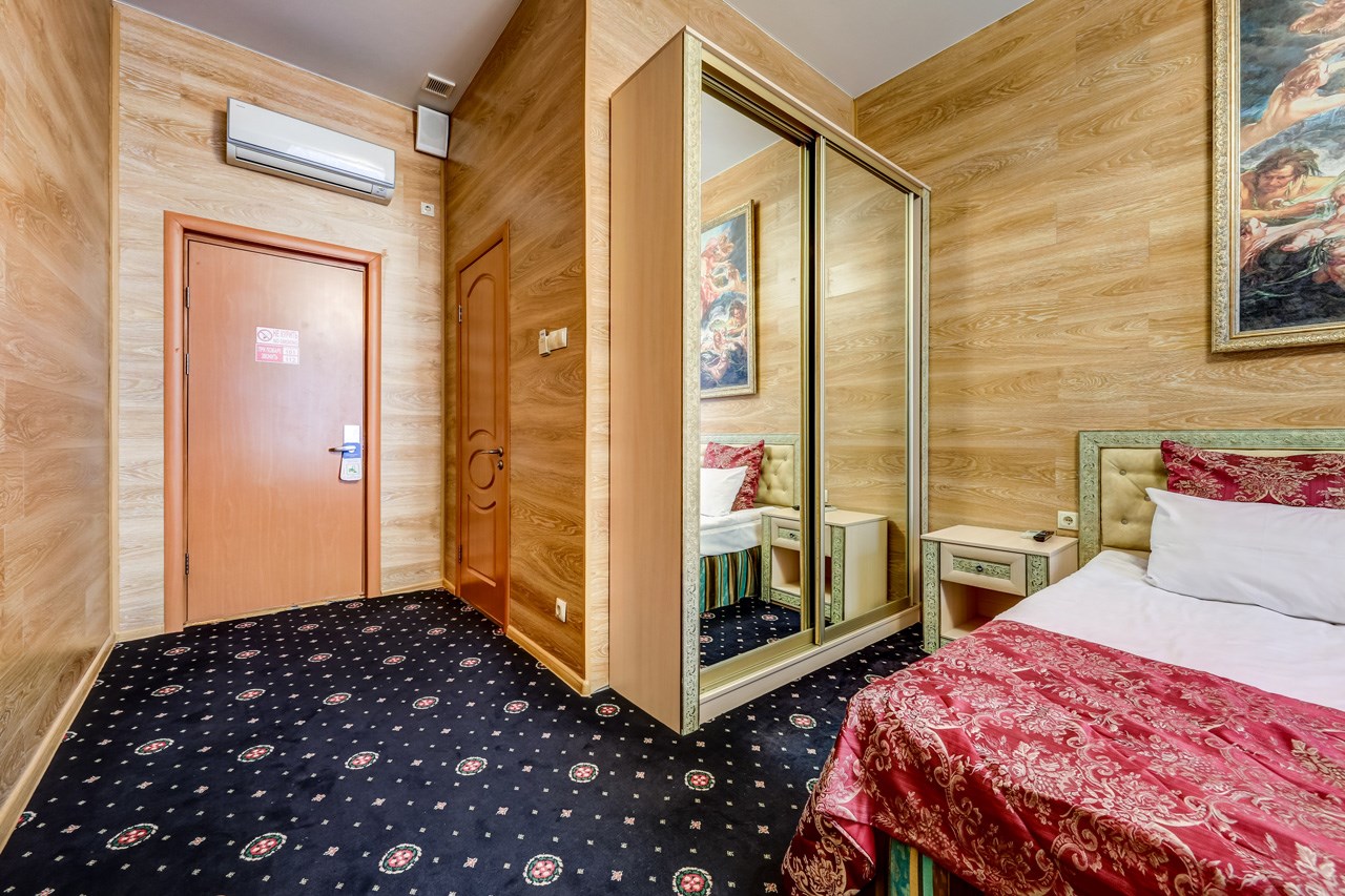 Супериор с двумя раздельными кроватями в Azimut Отель Дербеневская Москва