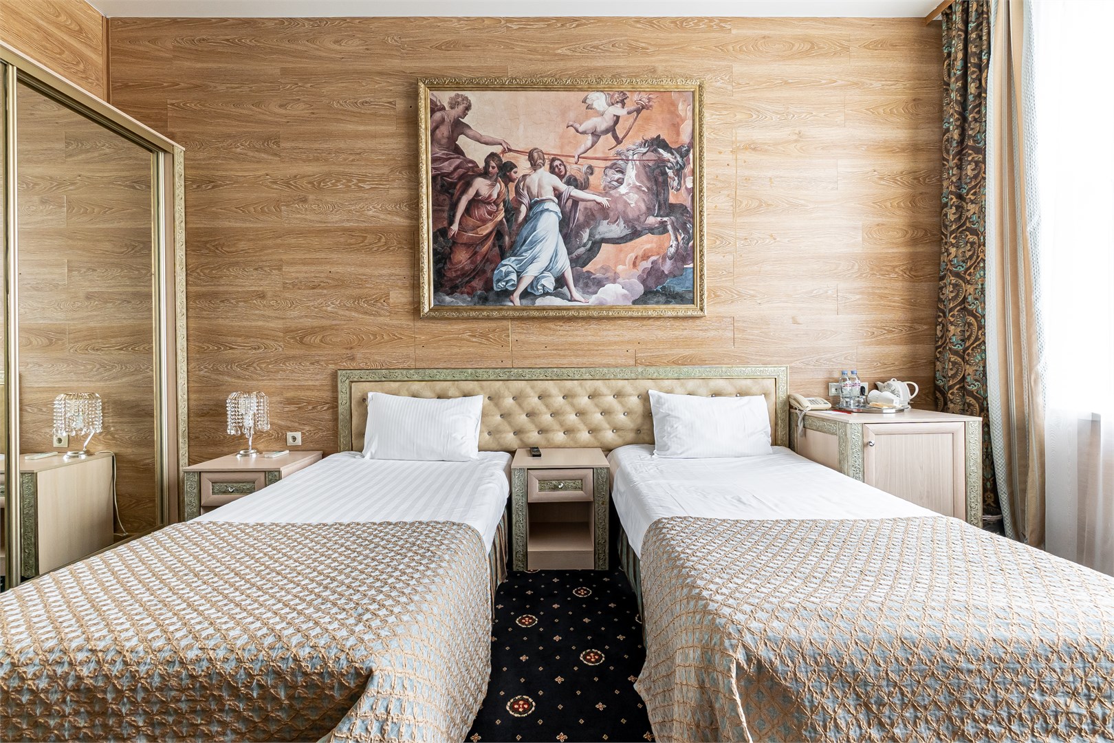 Супериор с двумя раздельными кроватями в Azimut Отель Дербеневская Москва